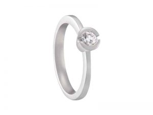 Ring-van-witgoud-met-diamant-in-open-zetting Ring-van-witgoud-met-diamant-in-open-zetting