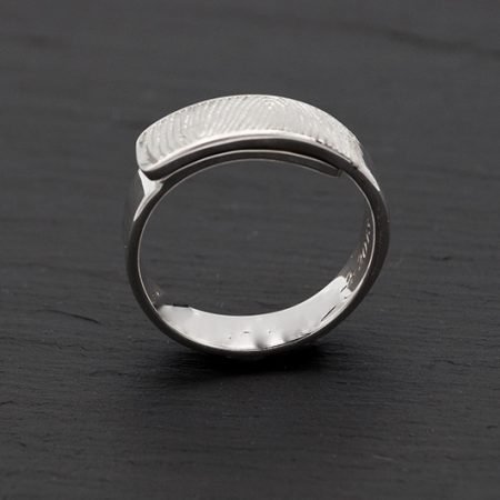 Ring met vingerafdruk