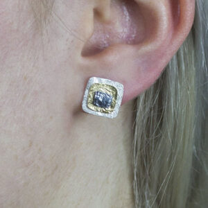 19670-grote-oorknoppen-in-zilver-en-goudkleur